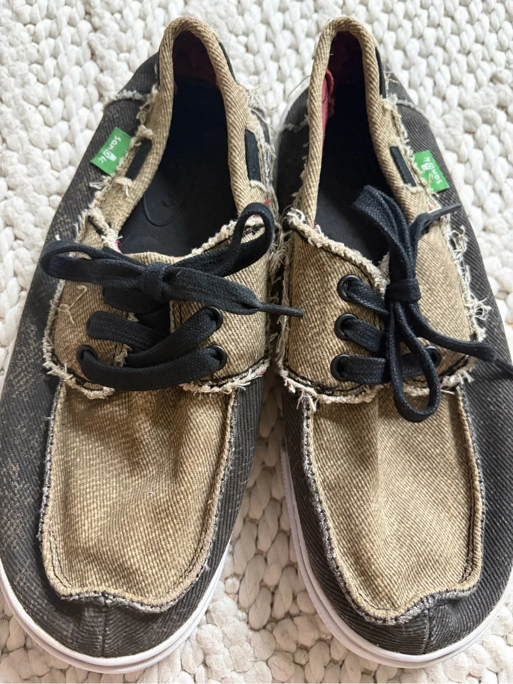 Sanuk excellent preowned